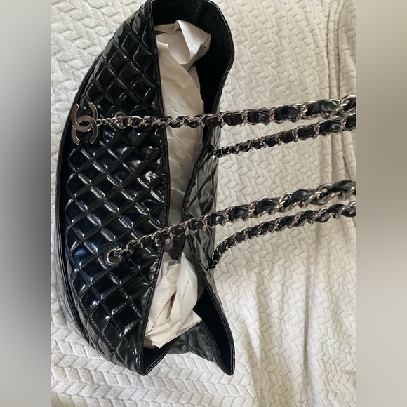 Chanel XL Black Quilted Patent Leather Tote w/ silver Hardware - Picture 14 of 16